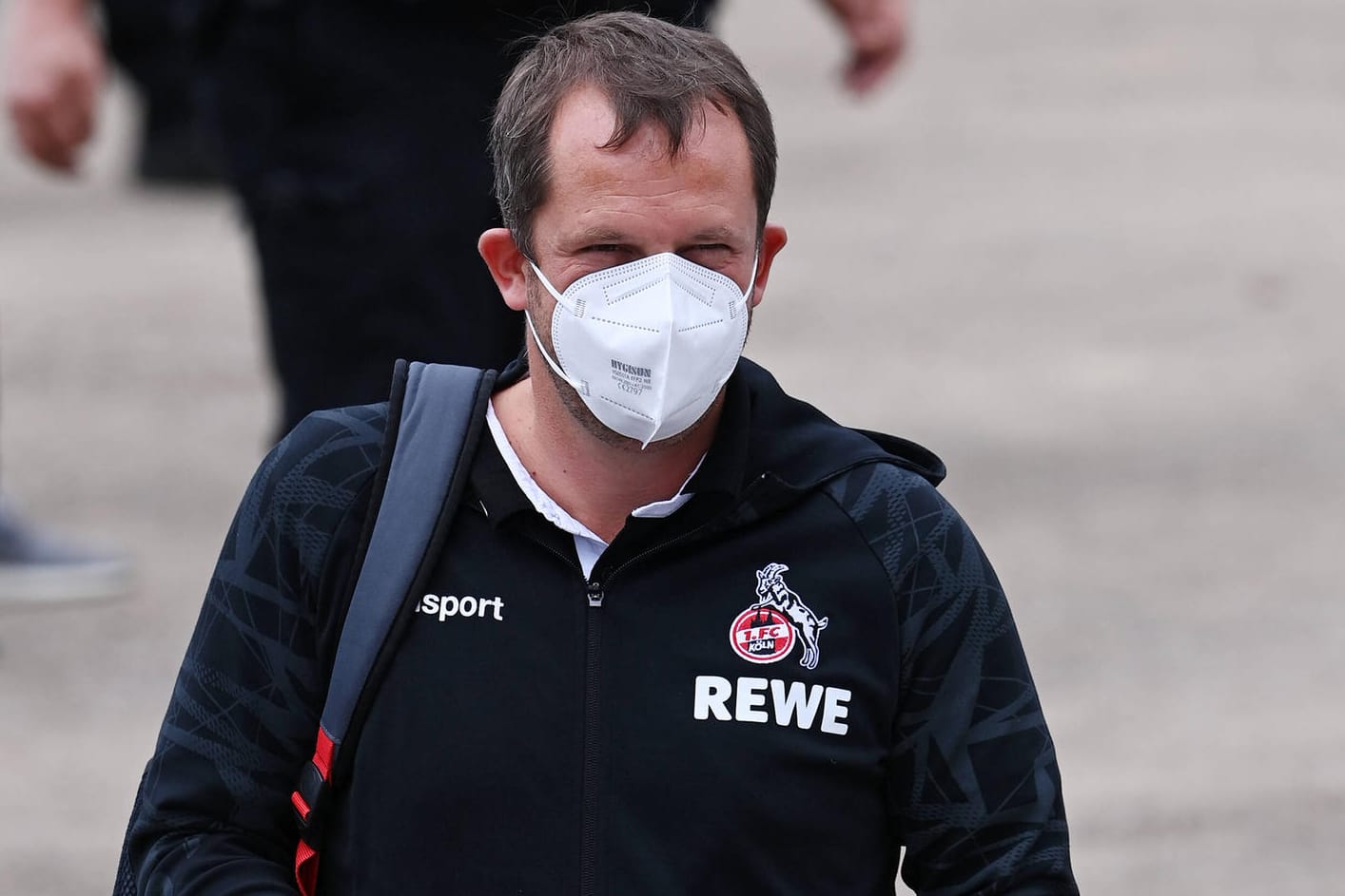 Denis Lapaczinski: Der Vertrag des Teammanagers beim 1. FC Köln wird aufgelöst.