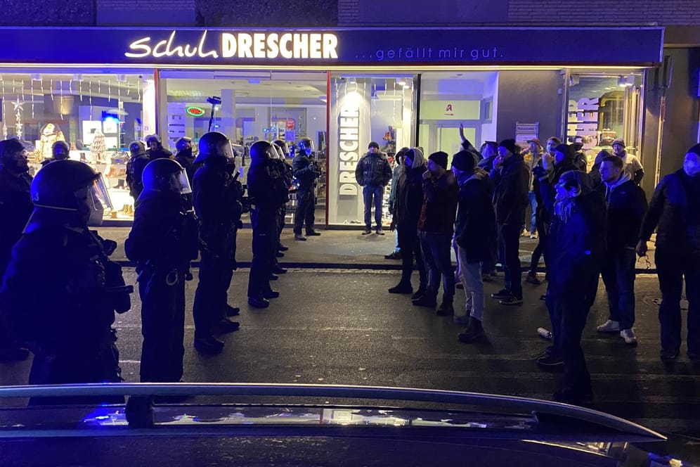 Demonstration gegen Corona-Maßnahmen in Schweinfurt: Bei dem Protest waren am Sonntag mehrere Menschen verletzt worden.