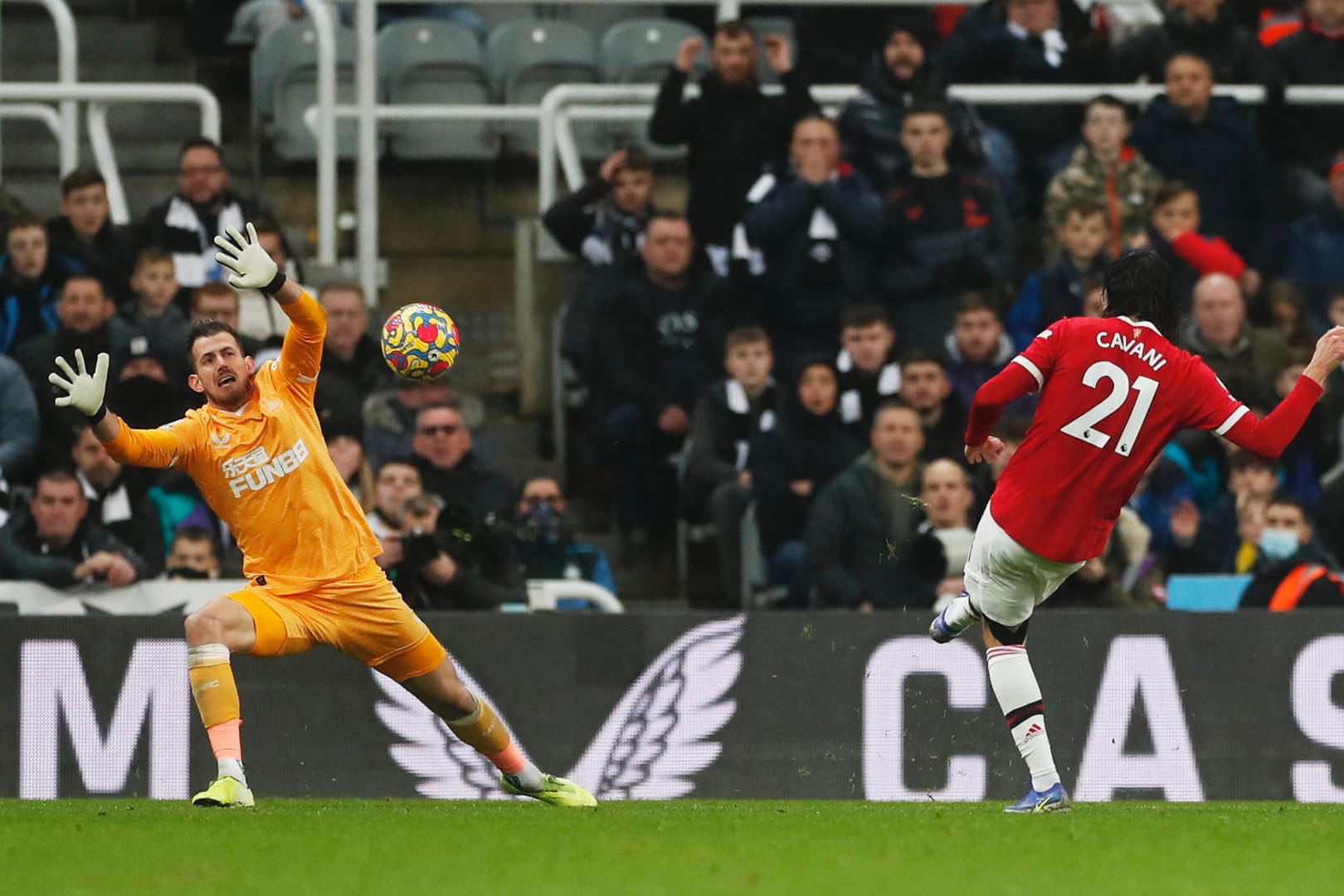 In der 71. Minute erlöst Edinson Cavani das Team von Ralf Rangnick und sichert Man United zumindest einen Punkt.