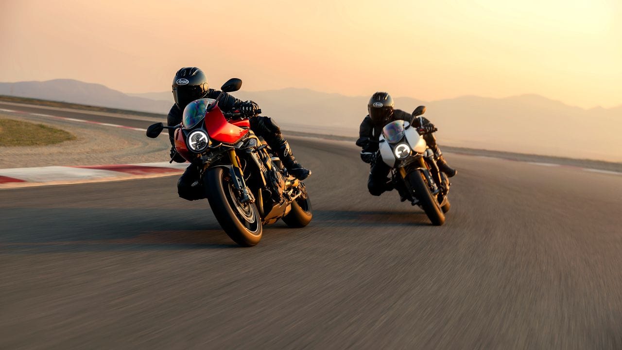 Dynamisches Comeback: Bei den Sporttourern gibt es mehrere neue Modelle, wie etwa die Triumph Speed triple 1200 RR.