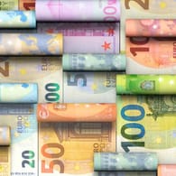 Euroscheine (Symbolbild): Die Gemeinschaftswährung wird 20 Jahre alt – und soll bald ein neues Design bekommen.