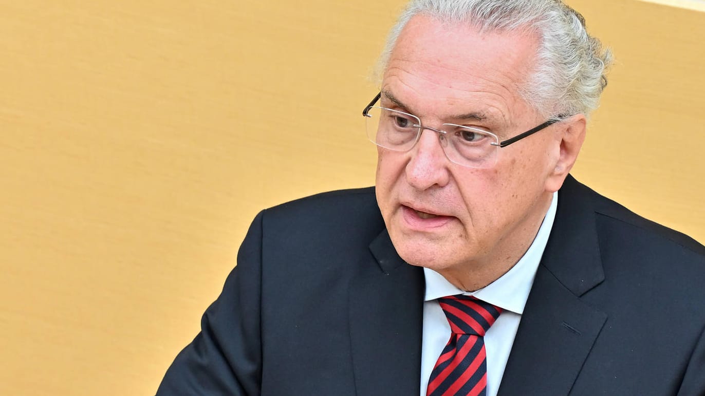 Joachim Herrmann (CSU): "Über Social Media und Chats werden Hass und Hetze verbreitet", so der Politiker.