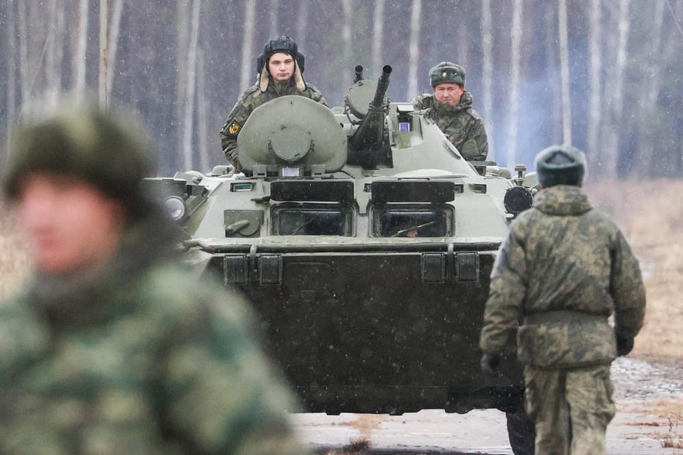 Russische Kadetten bei einer Übung: Zuletzt hatte das Militär vermehrt Truppen an die ukrainische Grenze geschickt. (Archivfoto)