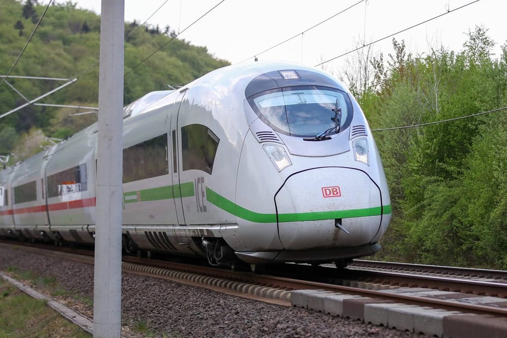 ICE bei Niedernhausen: Auf der Strecke hatte ein Mann Schienen manipuliert, um Züge entgleisen zu lassen. (Archivfoto)