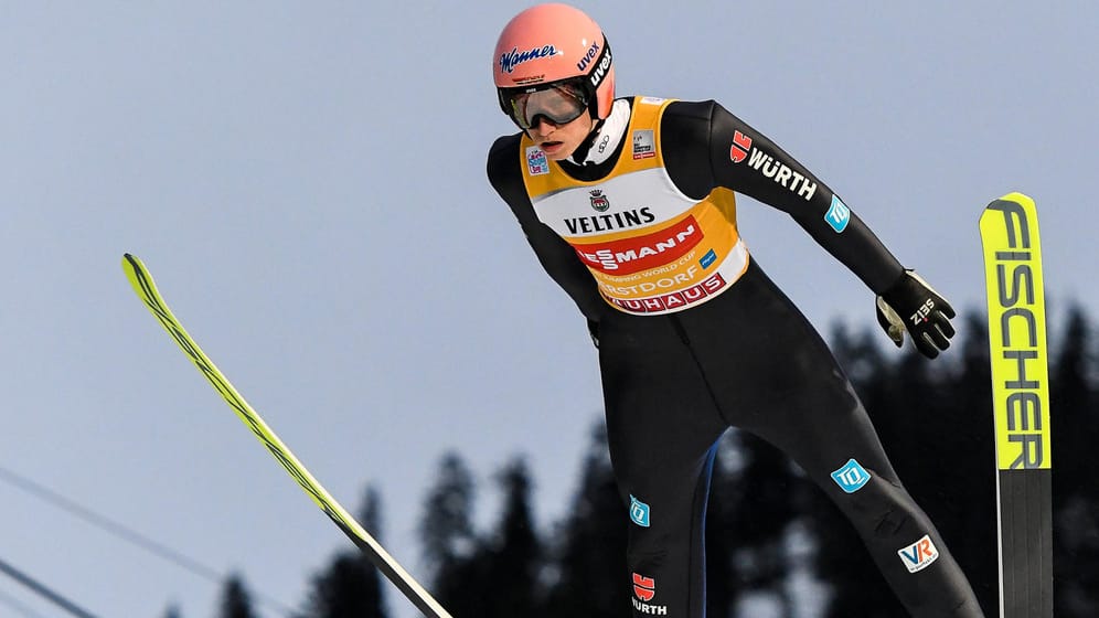 Karl Geiger: Der deutsche Skispringer ist ein Topfavorit bei der Tournee.