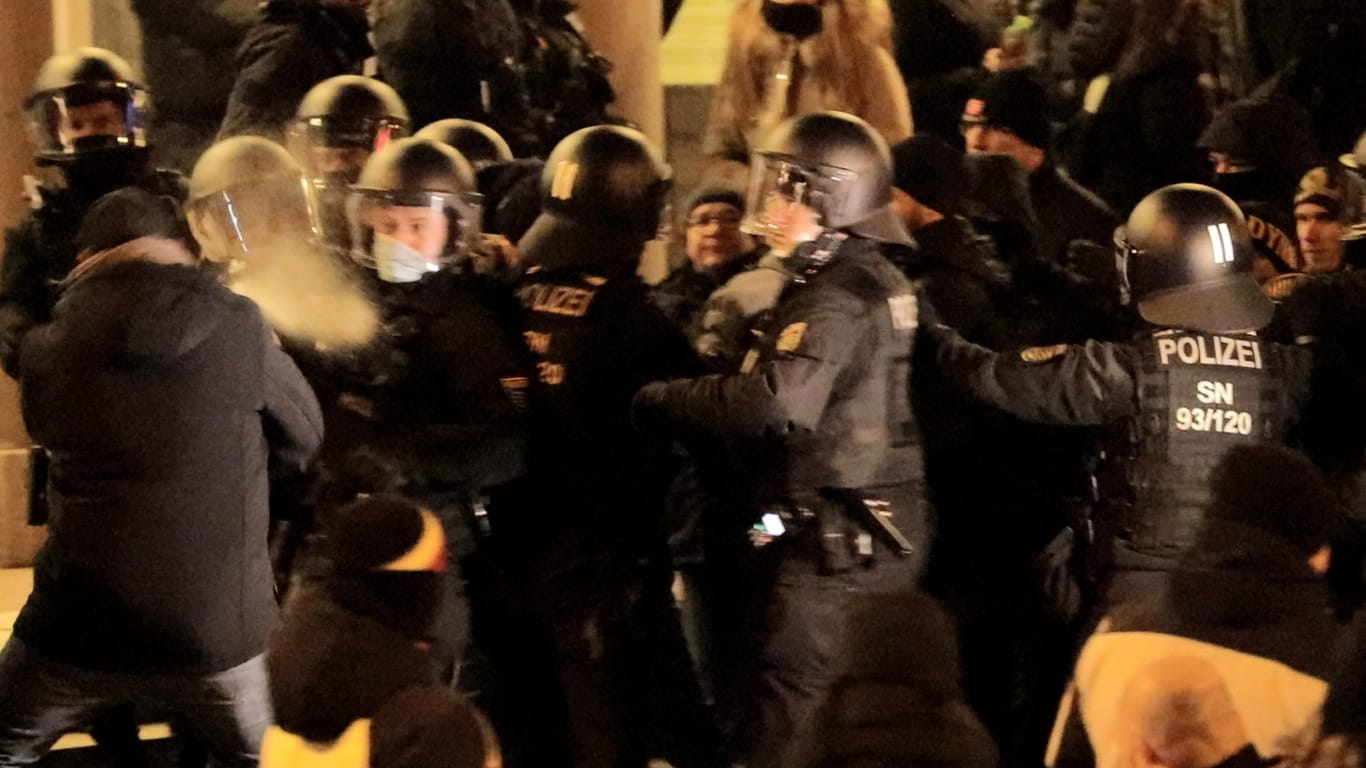 Tumult bei Corona-Protest in Bautzen am Montag: Bei der Polizei wächst der Unmut.