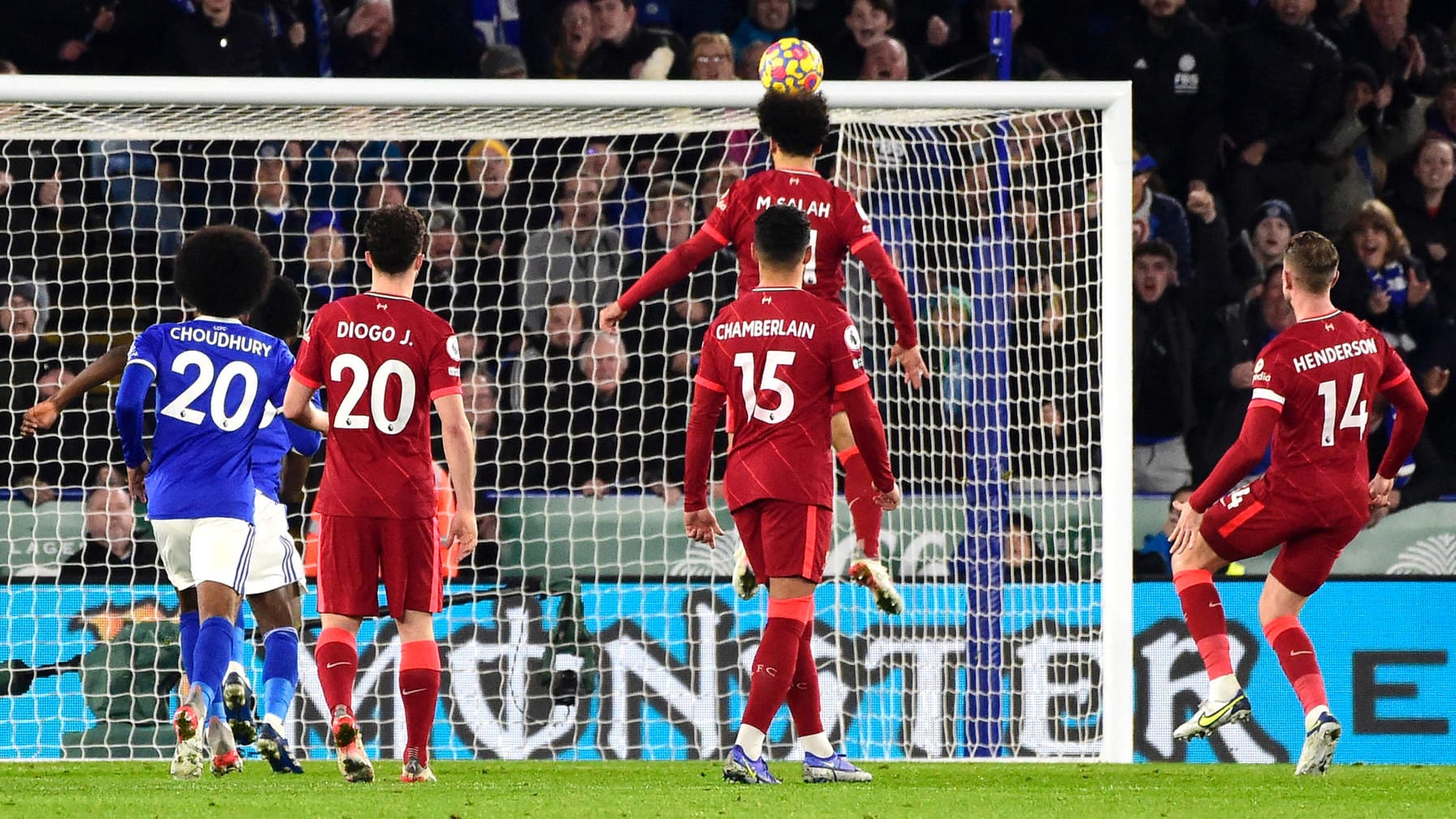 Mohamed Salah scheitert auch mit seinem Nachschuss.