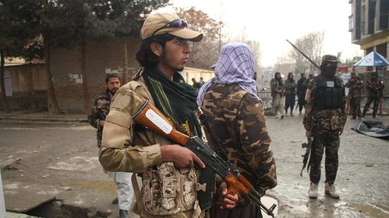 Mitglied der Taliban in Kabul: Die radikale Gruppe hat die Macht in Afghanistan übernommen.