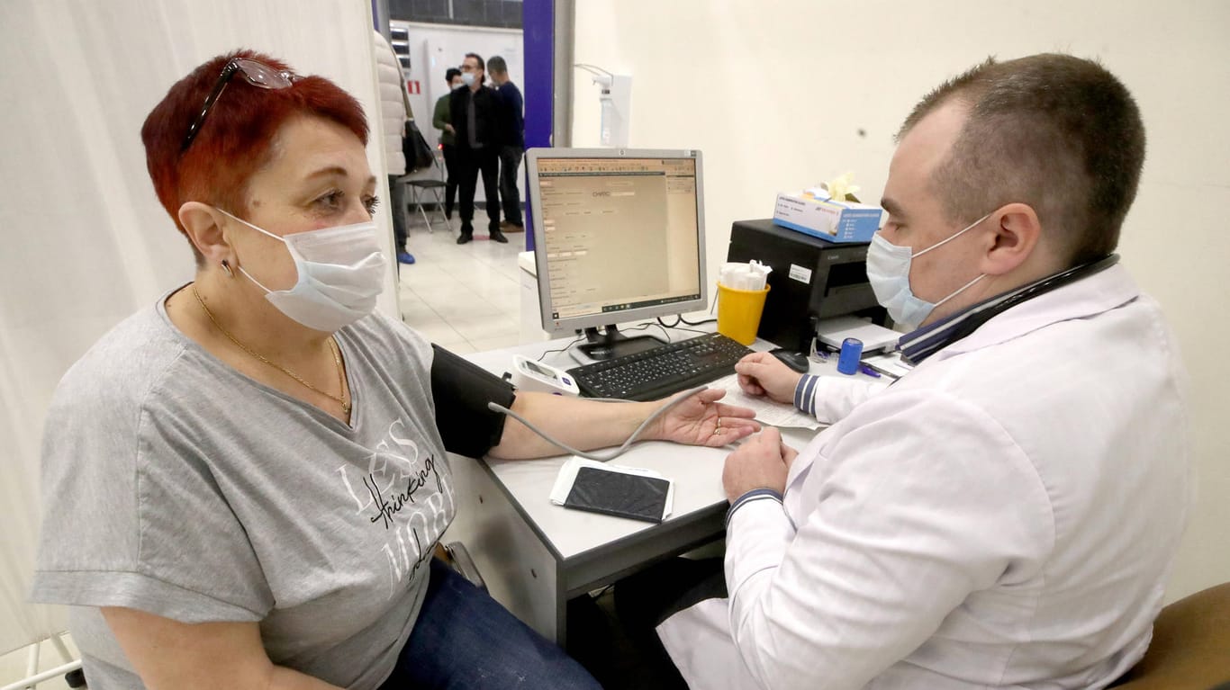 Ärztliche Untersuchung in Sankt Petersburg: Sie soll für Ausländer verpflichtend sein.