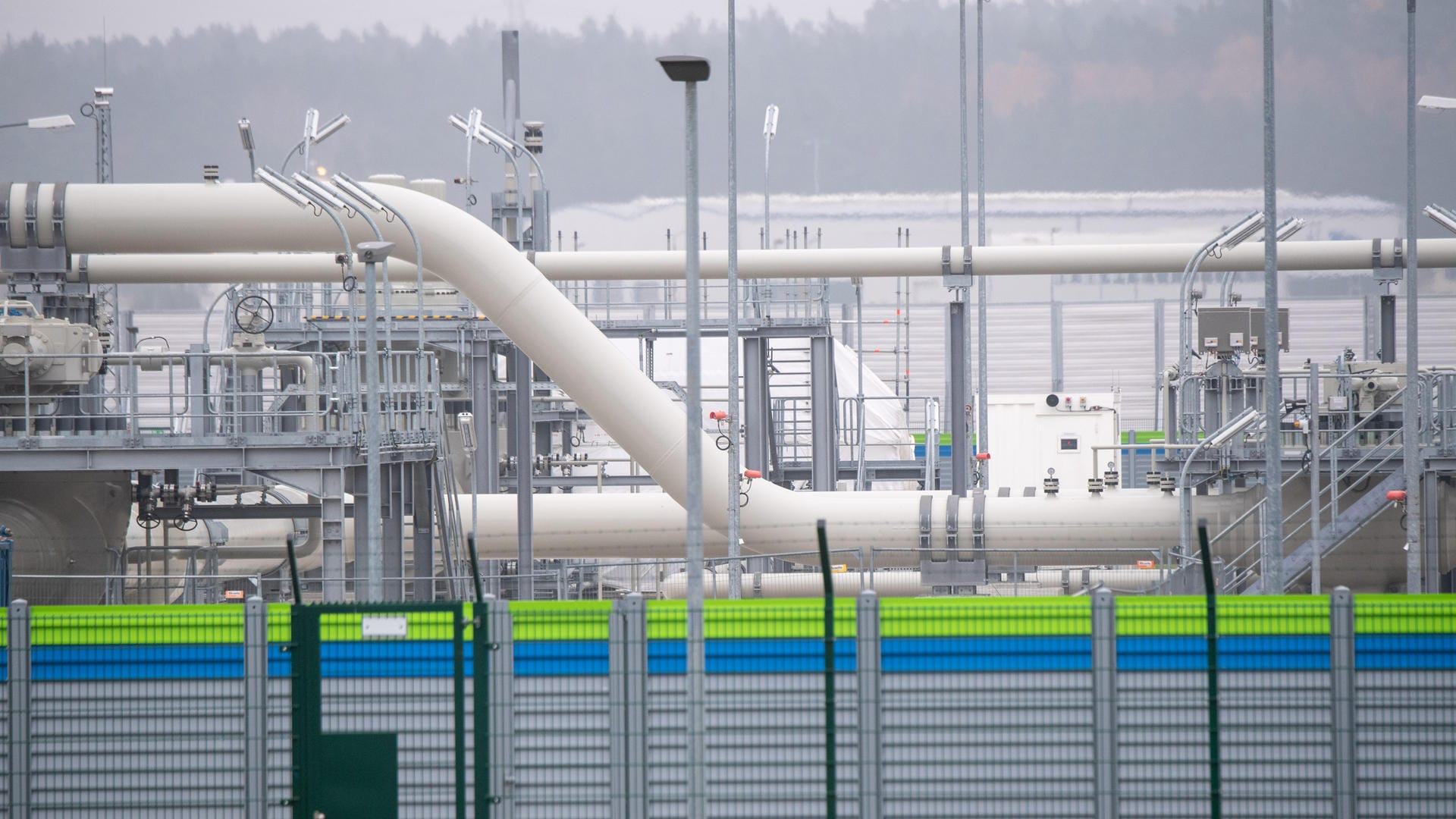 Rohrsysteme der Ostseepipeline Nord Stream 2: "Es handelt sich um ein hochpolitisches und stark umstrittenes Projekt von strategischer Bedeutung."