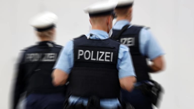Polizisten in Köln (Archivbild): Der Angriff erfolgte laut dem Influencer Anfang Dezember.