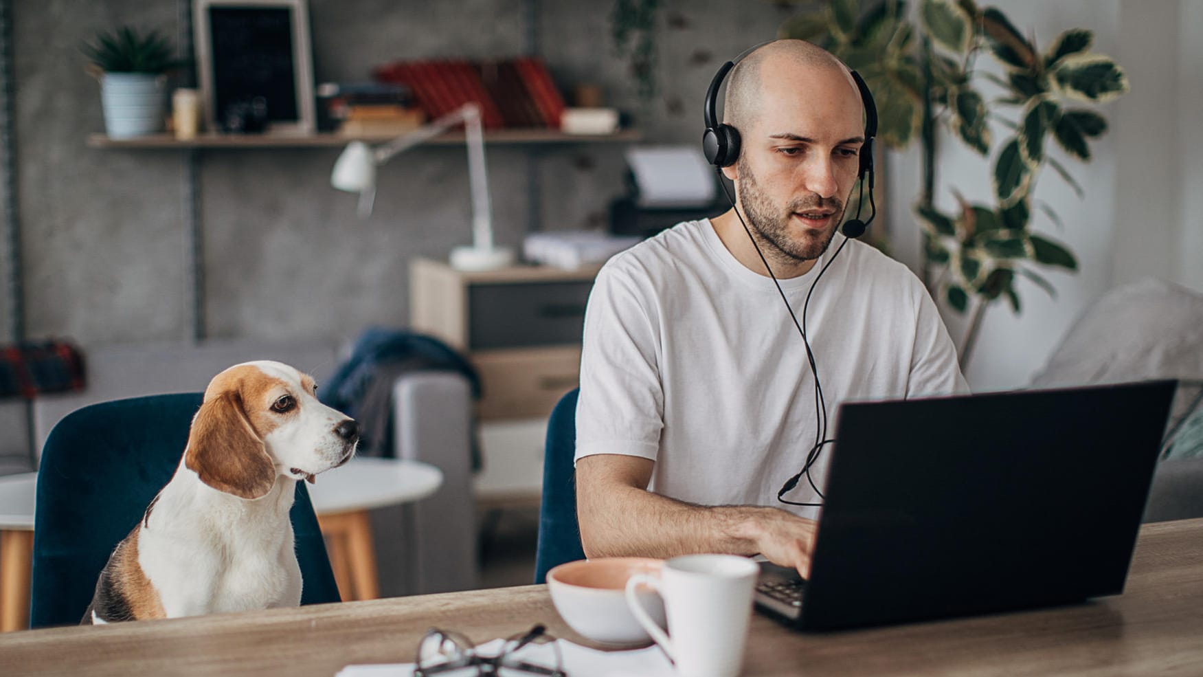 Homeoffice: Wer von zu Hause aus arbeitet, muss mit höheren Ausgaben bei seinen Energiekosten rechnen.