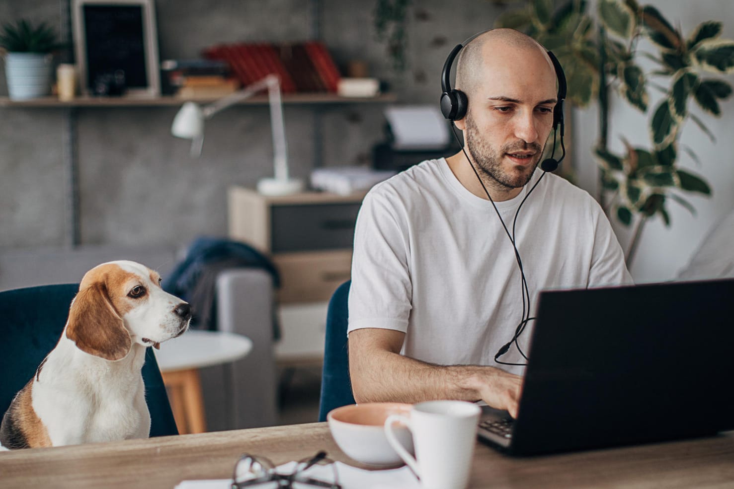 Homeoffice: Wer von zu Hause aus arbeitet, muss mit höheren Ausgaben bei seinen Energiekosten rechnen.