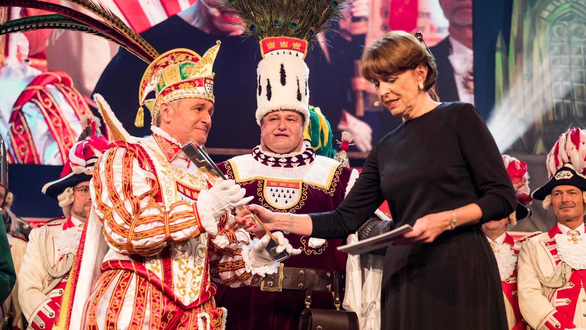 Oberbürgermeisterin Henriette Reker proklamiert Prinz Karneval Christian II. (Archivbild): Der Ablauf der Prinzenproklamation soll trotz TV-Übertragung unverändert bleiben.