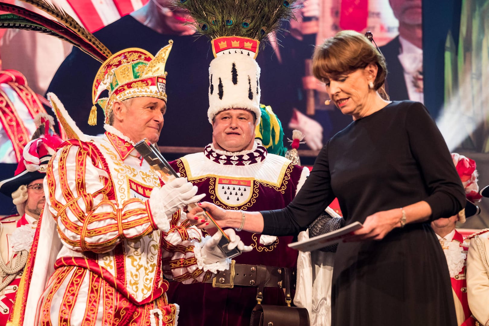 Oberbürgermeisterin Henriette Reker proklamiert Prinz Karneval Christian II. (Archivbild): Der Ablauf der Prinzenproklamation soll trotz TV-Übertragung unverändert bleiben.