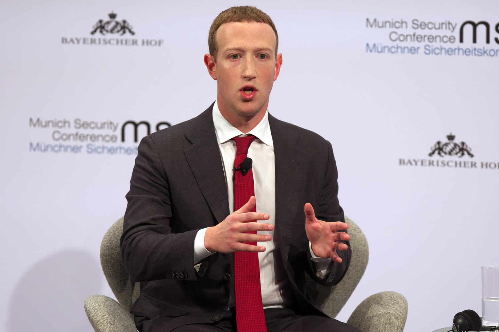 Mark Zuckerberg auf der Münchner Sicherheitskonferenz (Archivbild): Der Facebook-Gründer vergrößert sein Anwesen auf Hawaii. Mark Zuckerberg auf der Münchner Sicherheitskonferenz (Archivbild): Der Facebook-Gründer vergrößert sein Anwesen auf Hawaii.
