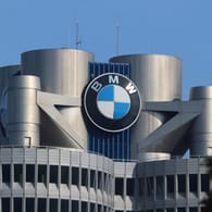 Das BMW-Verwaltungsgebäude in München (Symbolbild): Der Automobilkonzern sieht sich für die Zukunft gut aufgestellt.
