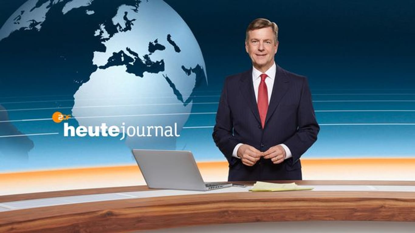Claus Kleber im Studio vom ZDF-"heute-journals".