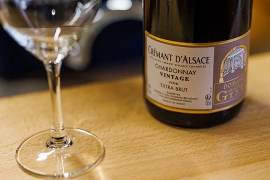 Crémant gilt in Frankreich als die "kleine Schwester des Champagners" und erfreut sich auch in Deutschland wachsender Beliebtheit.