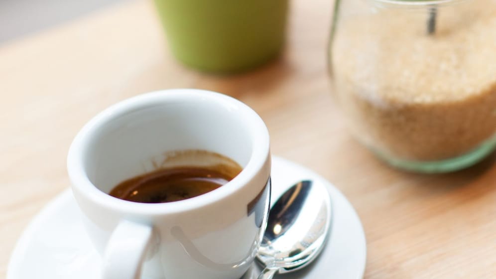 Kaffee kann dazu beitragen, dass die Leberwerte sinken.