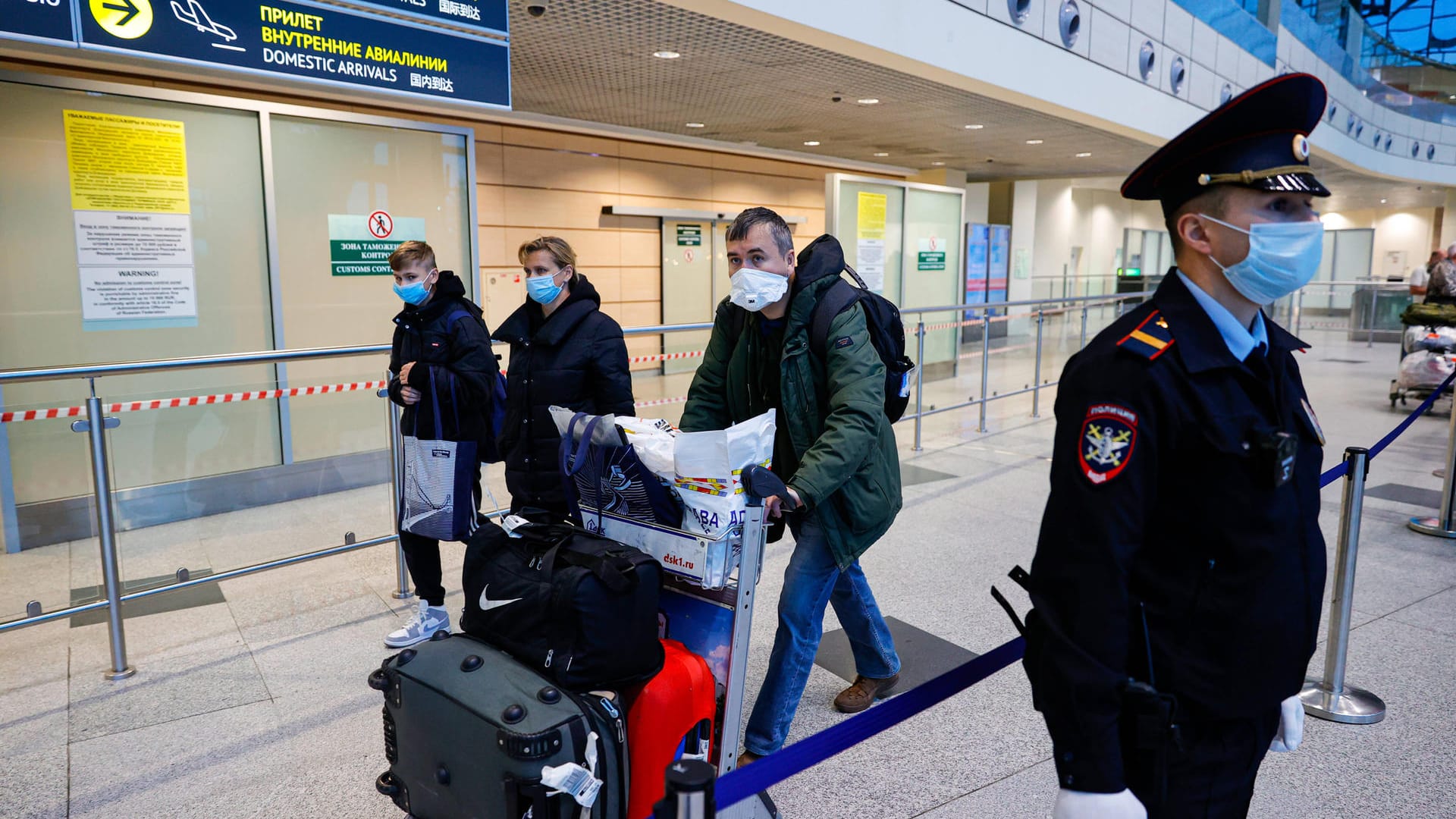 Flughafen in Corona-Zeiten (Symbolfoto): Nicht nur die Deutschen haben 2021 ihr Reiseverhalten an die Pandemie angepasst.