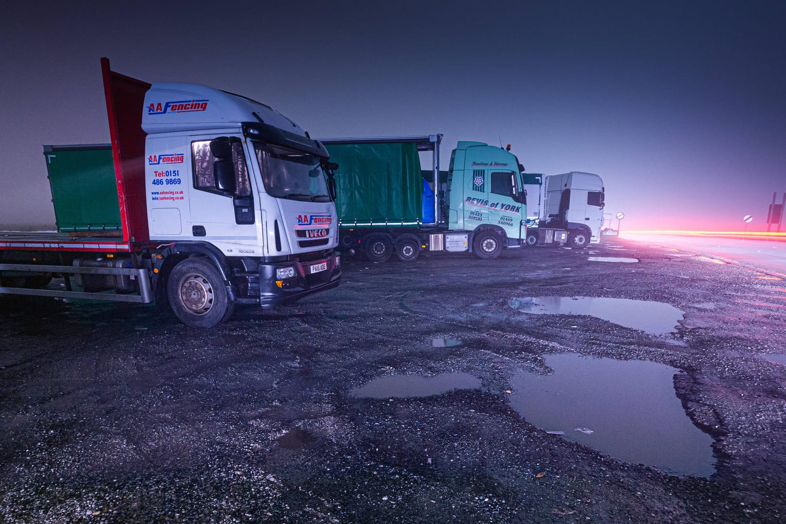 LKW in West Yorkshire (Symbolbild): Die Einfuhr von Lebensmittel nach Großbritannien wird ab Januar schwieriger, da eine Brexit-Übergangslösung abläuft. LKW in West Yorkshire (Symbolbild): Die Einfuhr von Lebensmittel nach Großbritannien wird ab Januar schwieriger, da eine Brexit-Übergangslösung abläuft.