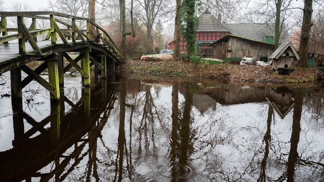 In diesem Haus in Fischerhude wurden diese Woche zwei Menschen tot aufgefunden.