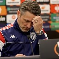 Nico Kovac auf einer Pressekonferenz: Der Trainer durchlebte mit Monaco zuletzt eine sportliche Krise.