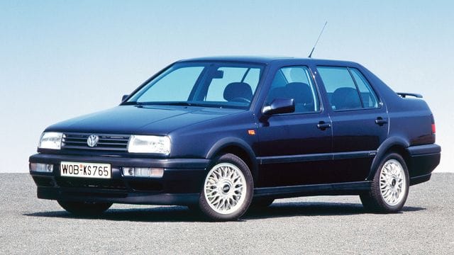 Er sieht aus wie ein Golf mit Kofferraumdeckel, doch mit VR6-Motor wird auch ein VW Vento vom Biedermann zum Brandstifter.