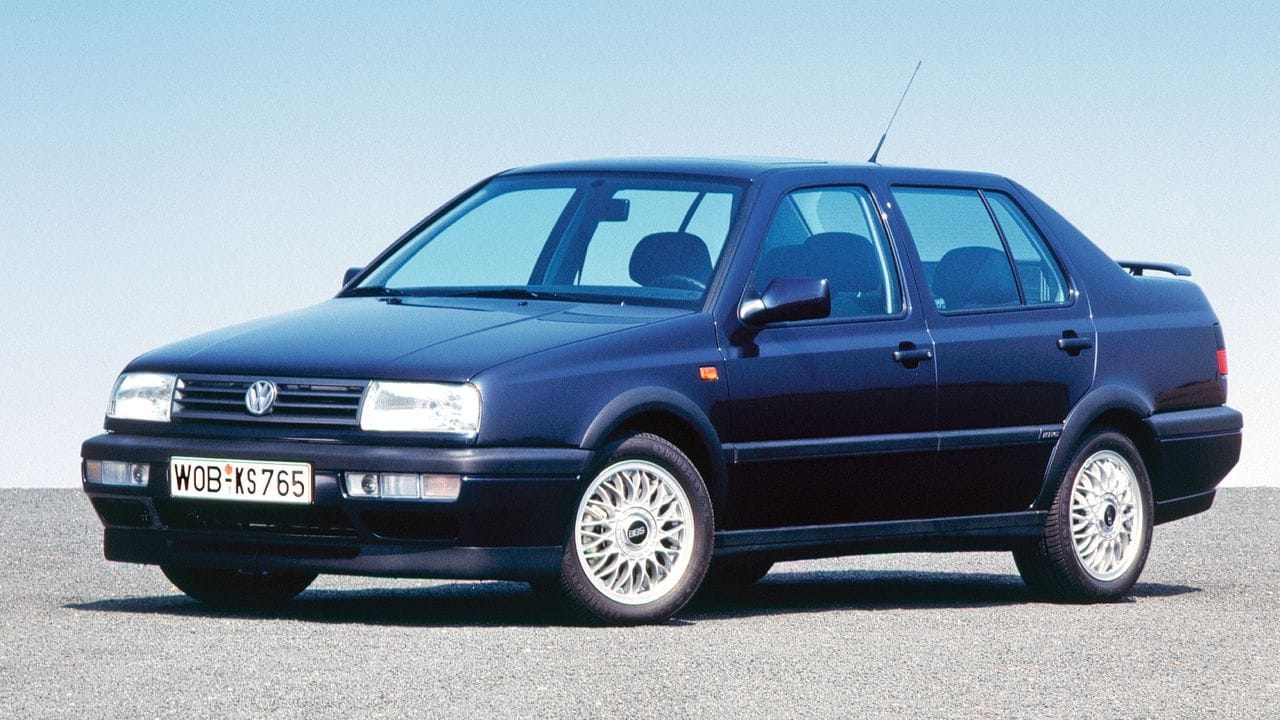 Er sieht aus wie ein Golf mit Kofferraumdeckel, doch mit VR6-Motor wird auch ein VW Vento vom Biedermann zum Brandstifter. Er sieht aus wie ein Golf mit Kofferraumdeckel, doch mit VR6-Motor wird auch ein VW Vento vom Biedermann zum Brandstifter.