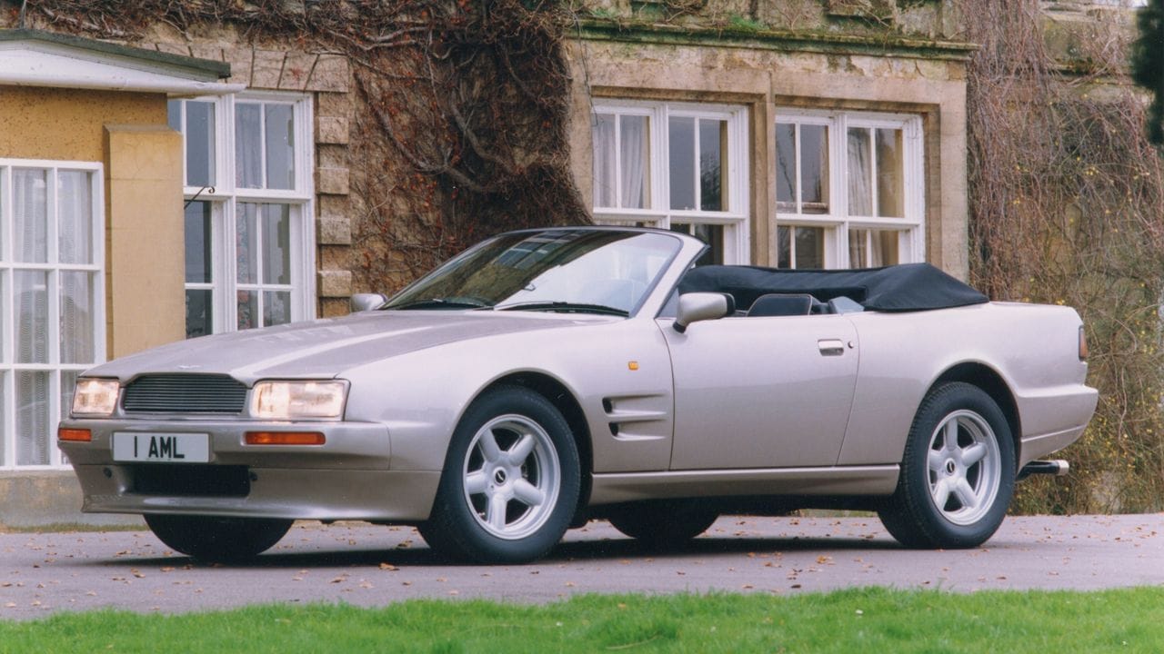 Der Aston Martin Virage Volante entstand unter der Ägide von Ford und dürfte nicht zu den ganz heißen Anwärtern auf den Titel des legendärsten Modells der Marke zählen. Der Aston Martin Virage Volante entstand unter der Ägide von Ford und dürfte nicht zu den ganz heißen Anwärtern auf den Titel des legendärsten Modells der Marke zählen.