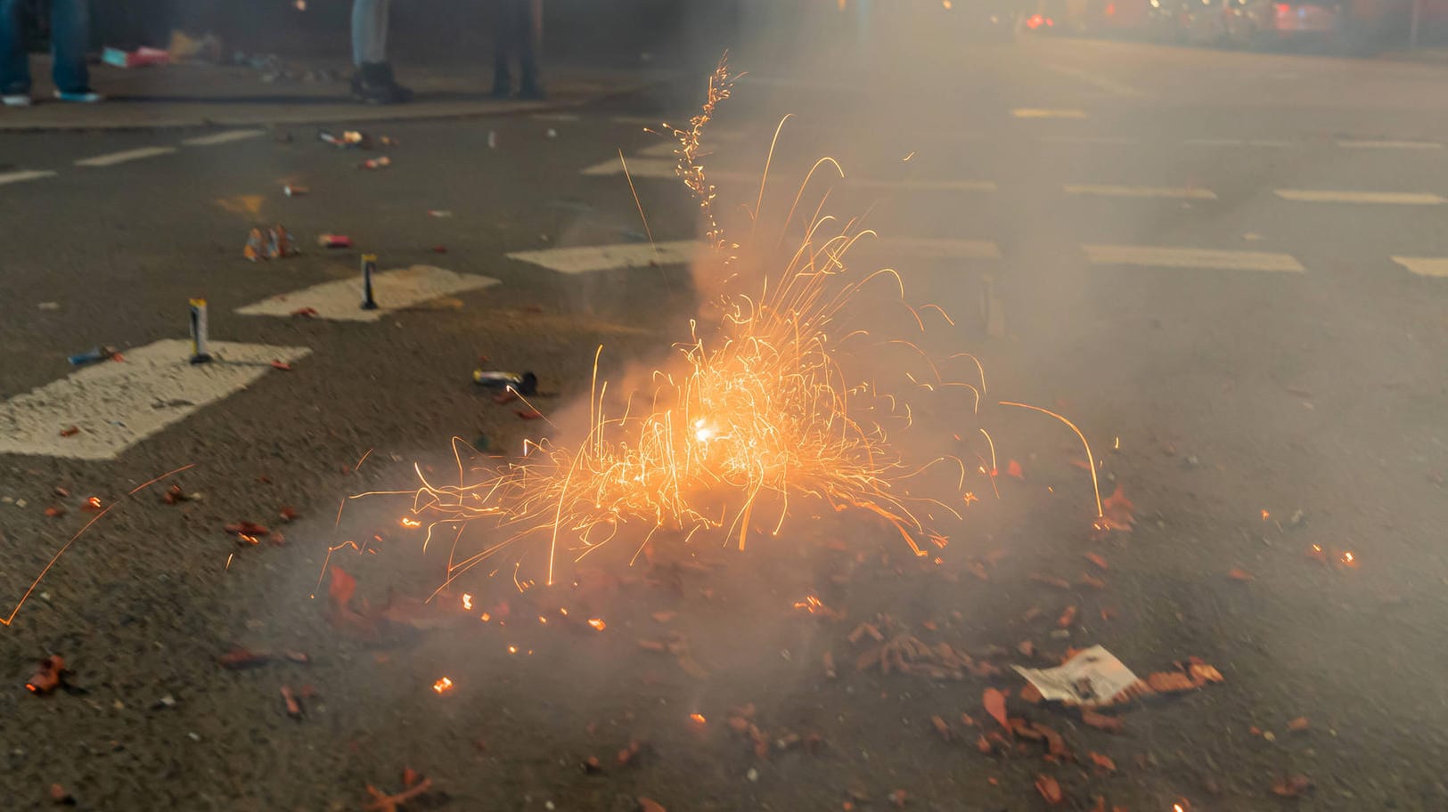 Silvesterböller (Symbolbild): Bei dem schweren Unfall wurde ein traditioneller "Klaphamer" benutzt.