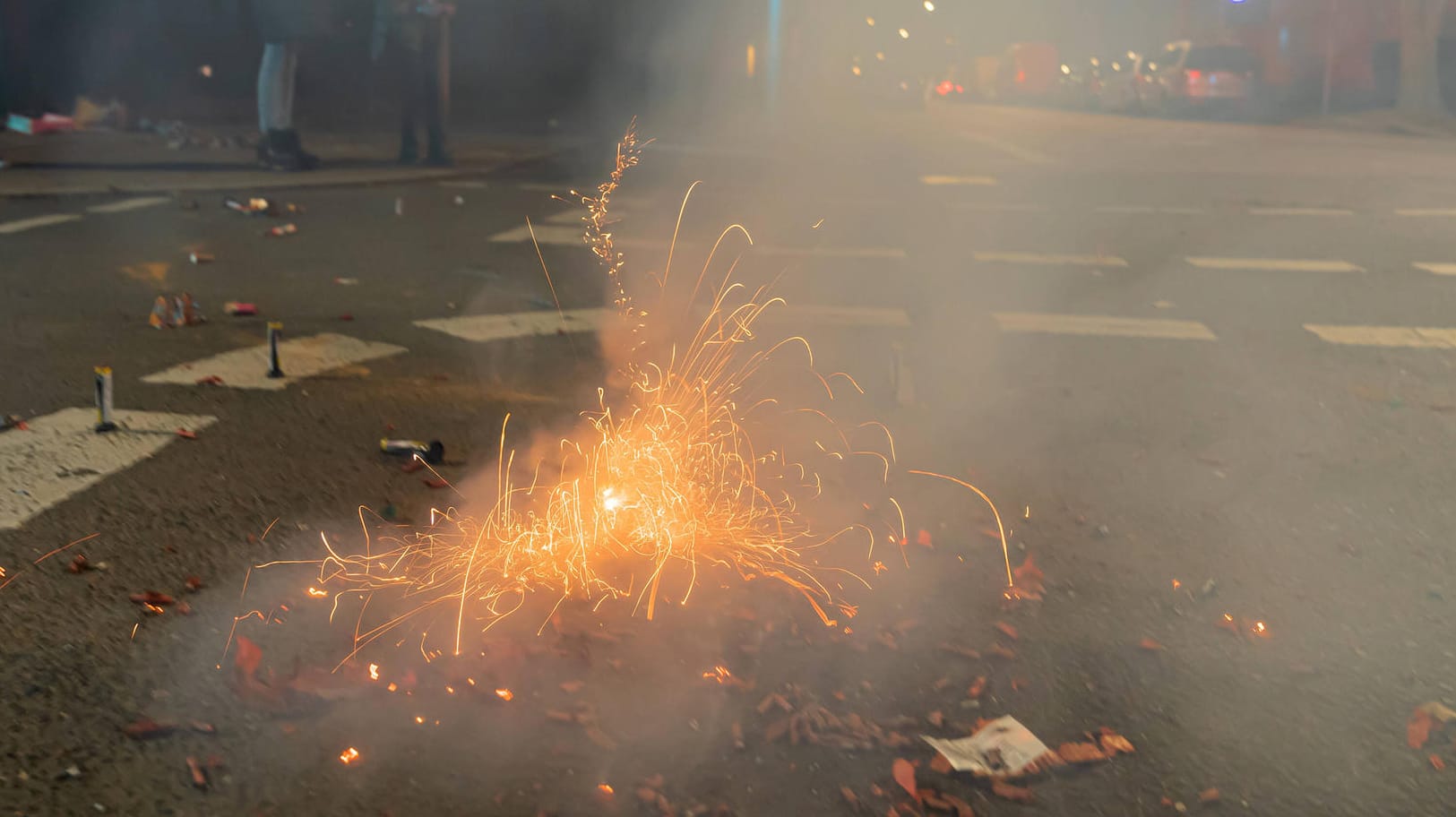 Silvesterböller (Symbolbild): Bei dem schweren Unfall wurde ein traditioneller "Klaphamer" benutzt.