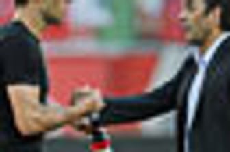 Haben ein immer besseres Verhältnis zueinander: Leverkusens Michael Ballack (li.) und Trainer Robin Dutt.