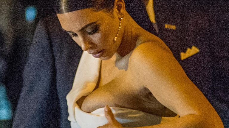 Bei ihrem Besuch in Rom machte Kim Kardashian linke Brust einfach, was sie wollte.