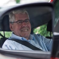 Autokauf: Das Hauptaugenmerk liegt für Senioren oft darauf, bequem ein- und wieder aussteigen zu können.