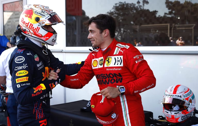 Charles Leclerc, Ferrari: Der Formel-1-Pilot fährt seit 2018 in der Königsklasse des Motorsports, seit 2019 fährt er für die Scuderia. Erst mit Sebastian Vettel als Teamkollege, seit dieser Saison ist es Carlos Sainz Jr.