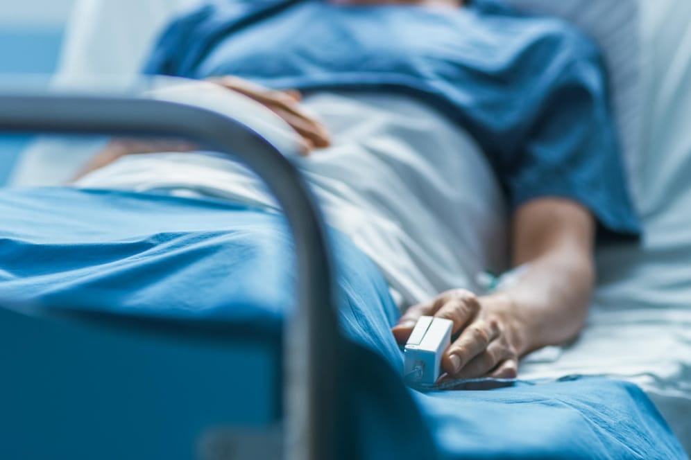 Krankenhaus: Bei mehreren hospitalisierten Patienten wurden vor der Covid-Diagnose Ohnmachtsanfälle beobachtet.