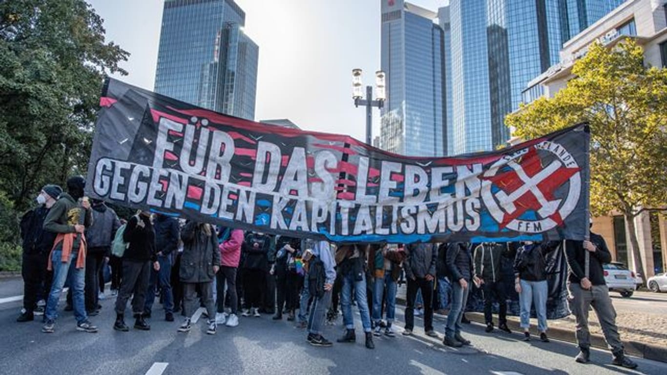 Demonstration gegen Kapitalismus in Frankfurt