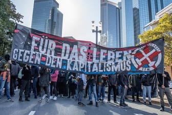 Demonstration gegen Kapitalismus in Frankfurt