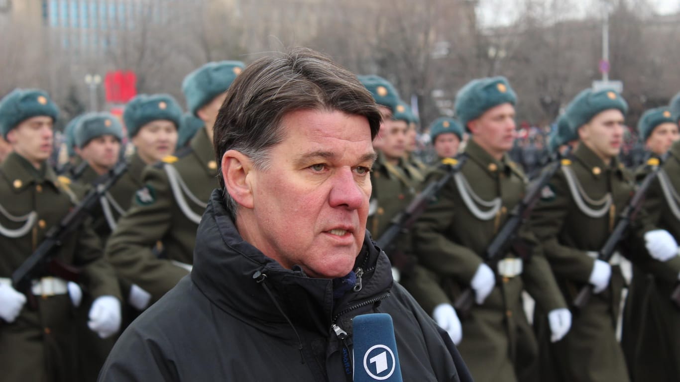 Udo Lielischkies berichtet 2013 live von der Siegesparade in Wolgograd: Siebzig Jahre zuvor hatten die deutschen Truppen im damaligen Stalingrad kapituliert.