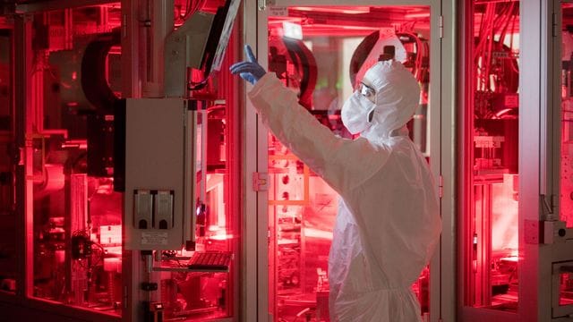 Produktion von Batteriezellen für Elektroautos Produktion von Batteriezellen für Elektroautos