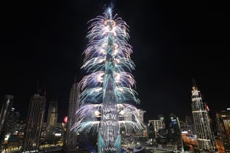 Feuerwerk am Burj Khalifa: In Dubai stand das höchste Gebäude der Welt im Zentrum der Neujahsfeiern.