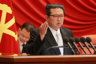 Kim Jong Un: Nordkoreas Machthaber stimmte die Menschen in dem Land mit markigen Worten auf 2022 ein.