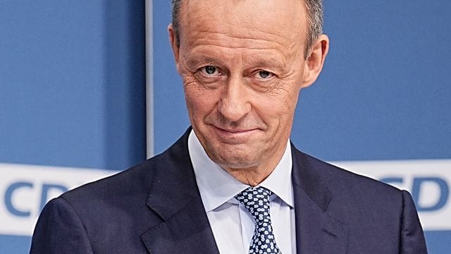 Den designierten CDU-Chef Friedrich Merz wird es freuen: Die Union kommt in einer Umfrage näher an die SPD. Den designierten CDU-Chef Friedrich Merz wird es freuen: Die Union kommt in einer Umfrage näher an die SPD.