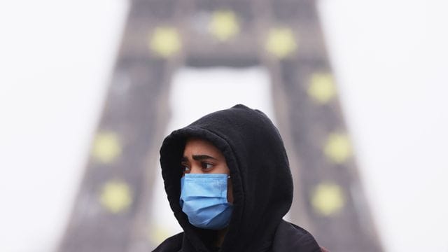 Nachbarland Frankreich lockert die Quarantäne-Fristen für vollständig Geimpfte.