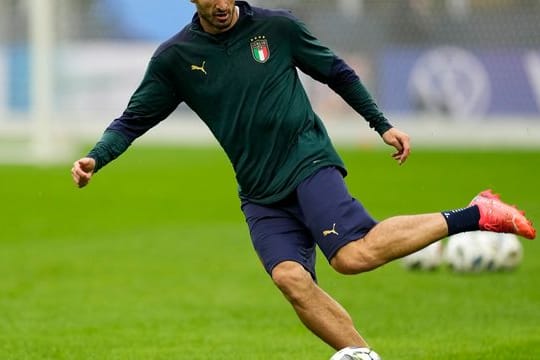 Chiellini ist zu Beginn der Team-Vorbereitung positiv auf Covid-19 getestet worden.