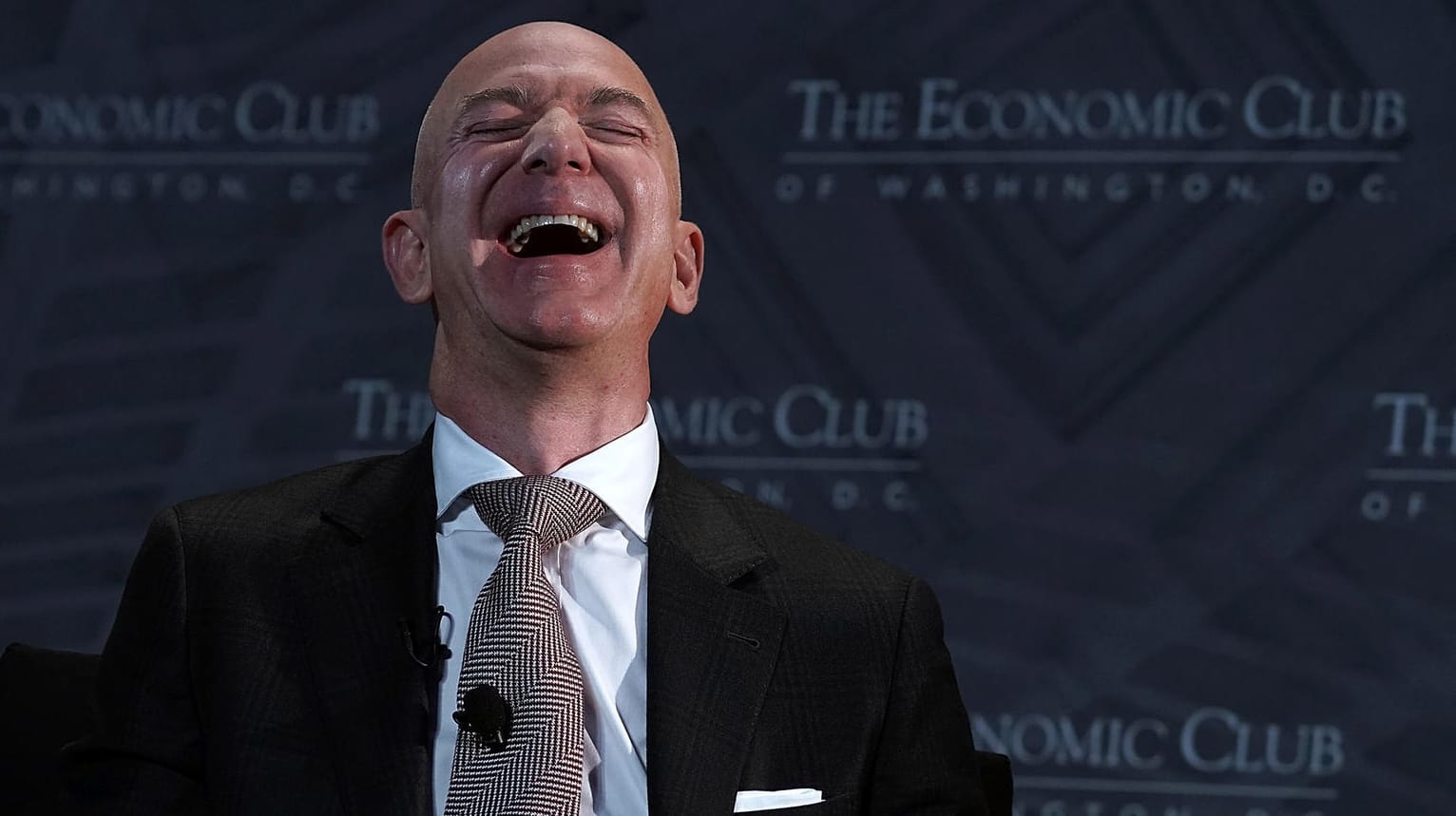 Jeff Bezos: Der Amazon-Gründer feierte an Silvester eine Disco-Party.