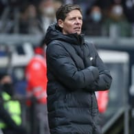 Oliver Glasner: Frankfurts Trainer musste sich einer Operation im Gesicht unterziehen.