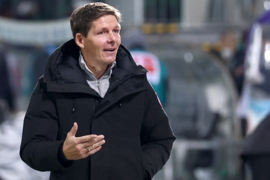 Der Frankfurter Trainer Oliver Glasner will schnell wieder auf dem Platz stehen.